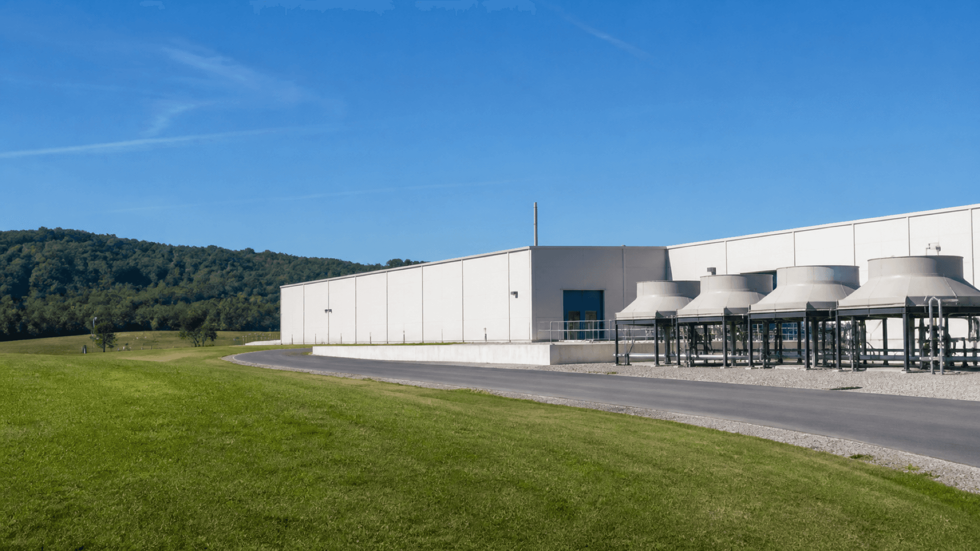The American Centrifuge Plant in Piketon, Ohio, representing the enrichment supply behind X-energy's Xe-100 fuel agreement with Centrus. Illustration: NNN