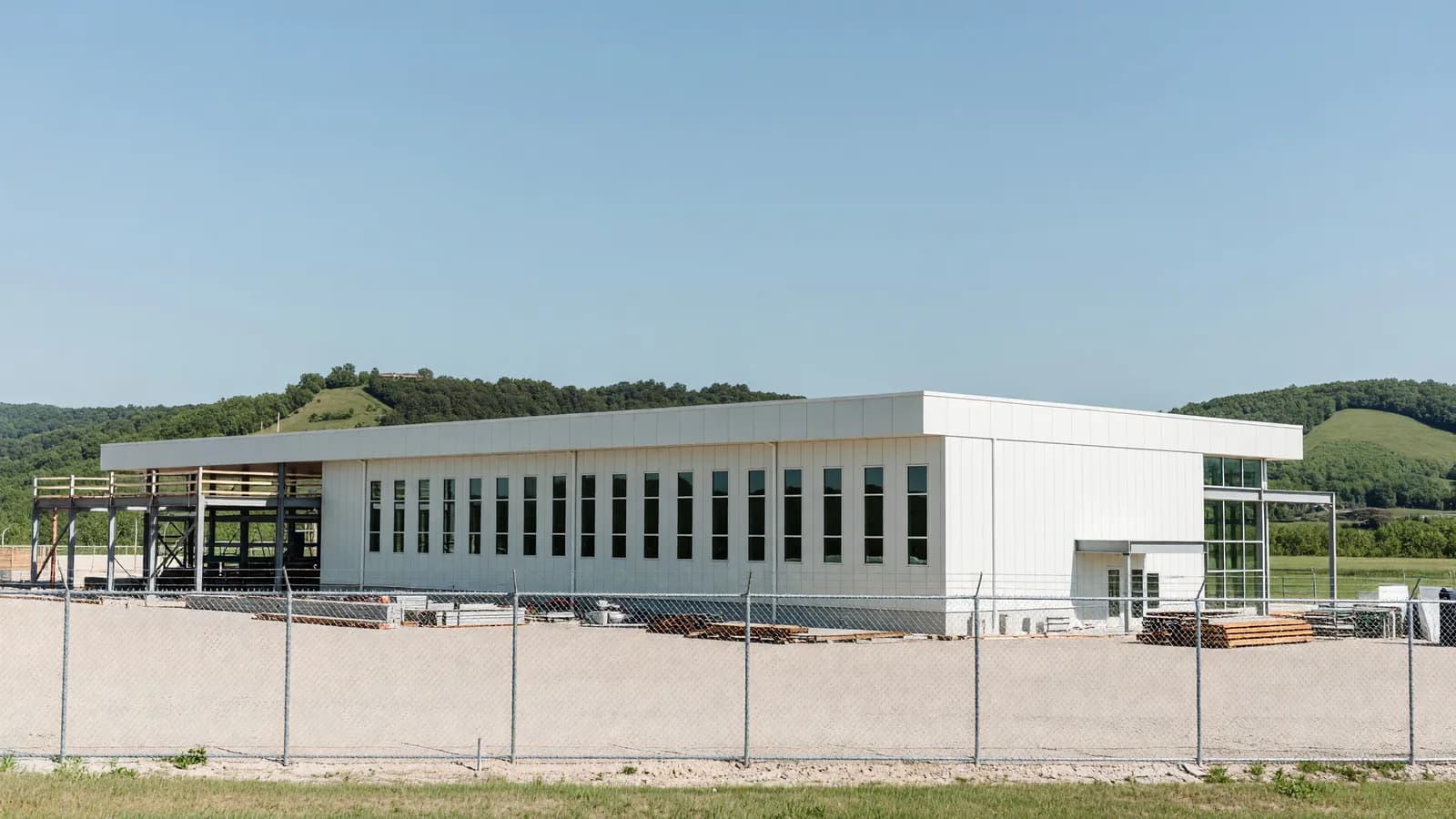 The Centrus American Centrifuge Plant at Piketon, Ohio, where new centrifuge cascades funded partly by customer prepayments will produce HALEU for Antares Nuclear's defense and space microreactors. Illustration: NNN