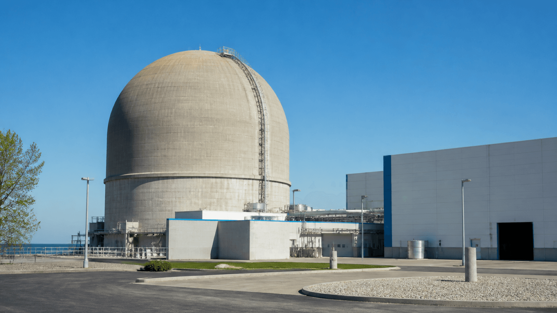The Palisades Nuclear Plant reactor building in Michigan as the shuttered reactor moves into fuel loading ahead of a planned restart. Illustration: NNN